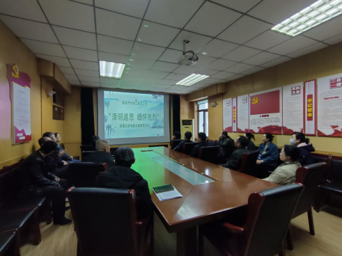 ���P���A���y(t��ng)�Ļ����W(xu��)��(x��)������݅�Đۇ����x������4��3�����ĳ���ˮ�����̿���˾�_չ���^Ӱ˼�^�M(j��n)��������ʿ������(ji��)ϵ�л����3����������˾�M���ɲ�����ͬ�^���˼o(j��)�Ƭ���S�^�⡷�Ĺ����������Ը���Ӣ���S�^����Ѫ��֮�|�B��ƴ����Ӣ�¾�����3����������˾������(j��ng)����܊��ꠣ��M���h�T�ɲ���ǰ��������ʿ�o(j��)��M(j��n)����